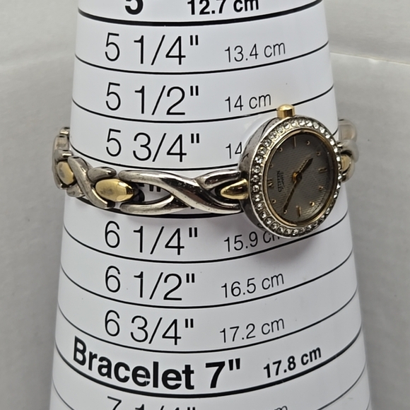 Citizen 5920 S011507 Analog Quartz Watch New Battery Silver Gold Two Tone Womens - Picture 7 of 10